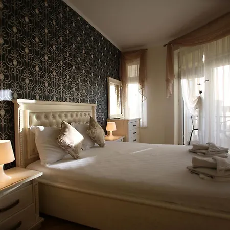 Livia Boutique Равда