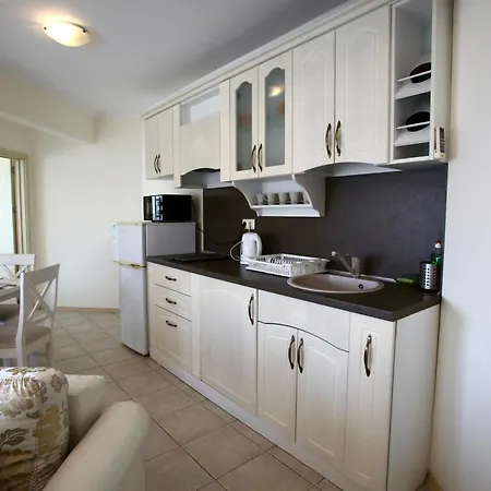 Livia Boutique Ravda