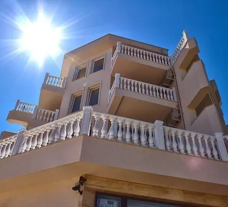 Livia Boutique Апартхотел Равда