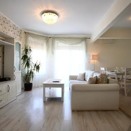 Livia Boutique Aparthotel 4*