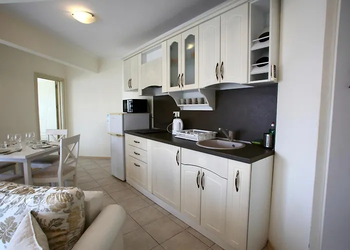 Livia Boutique Ravda